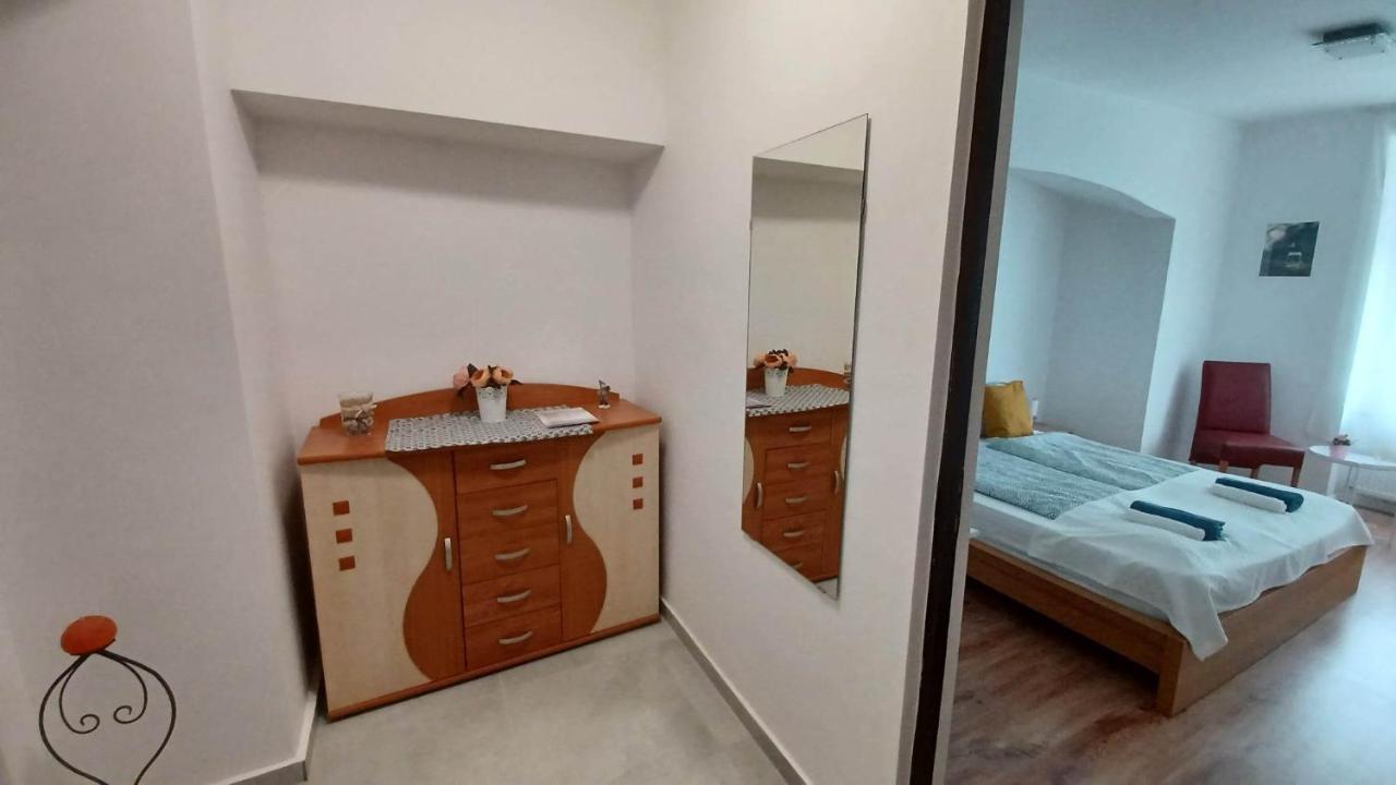 Milla Apartmanok Эгер Экстерьер фото