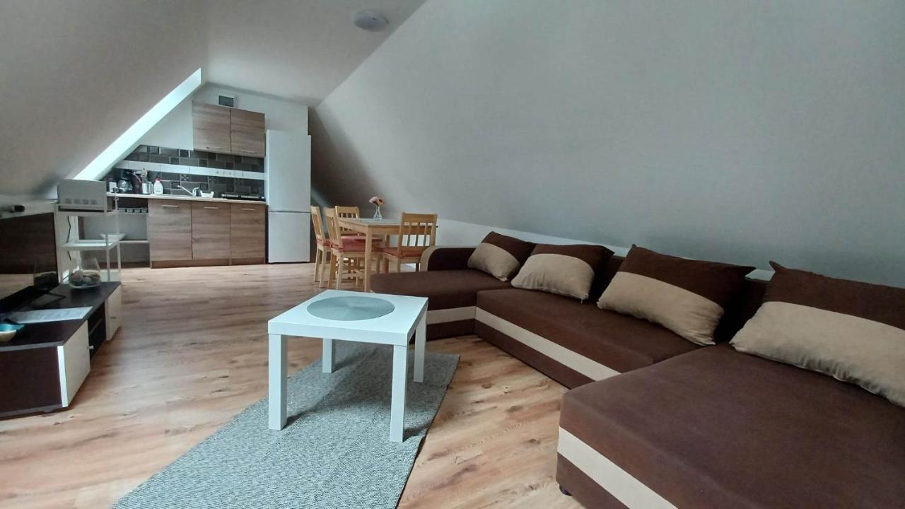 Milla Apartmanok Эгер Экстерьер фото