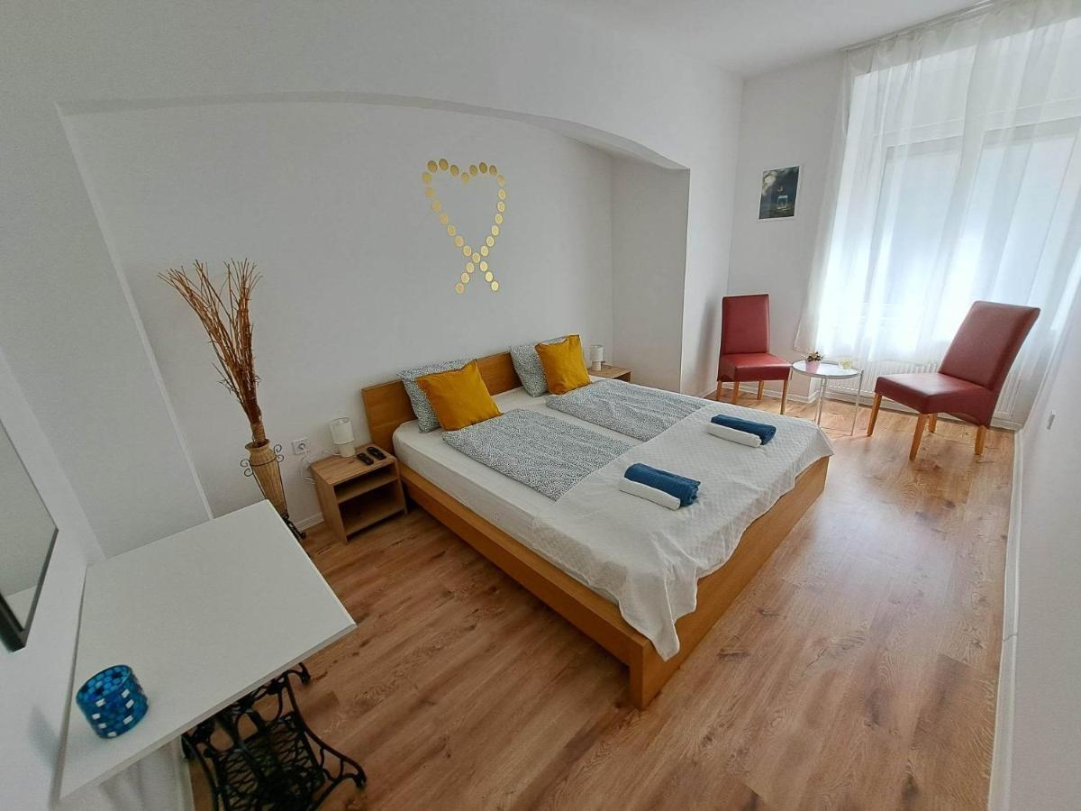 Milla Apartmanok Эгер Экстерьер фото